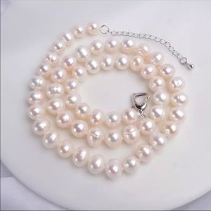 Natural Freshwater 8-9mm Pearl Necklace